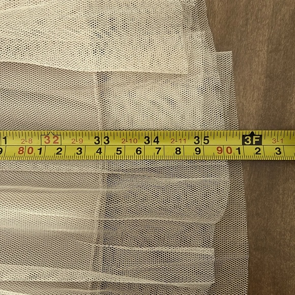 Keval Netted Skirt Taupe Mesh Tulle Midi Skirt Elastic Waist Women’s Small
AA - Picture 10 of 13